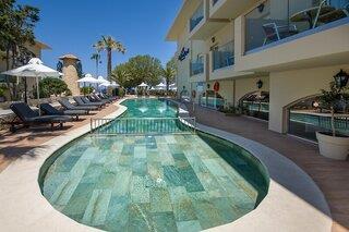 Ferien im Urlaub Last Minute im Kalyves Beach Hotel - hier günstig online buchen