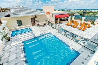 Ferien im Ramada Plaza by Wyndham Orlando Resort & Suites Intl Drive 2024/2025 - hier günstig online buchen