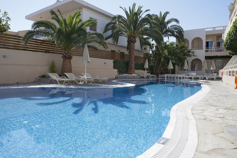 Ferien im Urlaub Last Minute im Axos Hotel - hier günstig online buchen