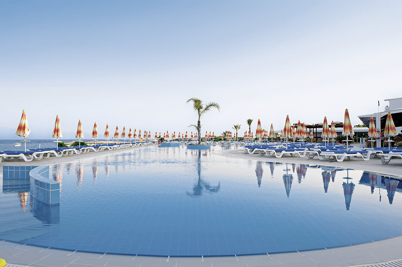 Ferien im Asterias Beach Hotel 2024/2025 - hier günstig online buchen