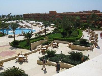 Ferien im Amwaj Oyoun Resort & Spa 2024/2025 - hier günstig online buchen