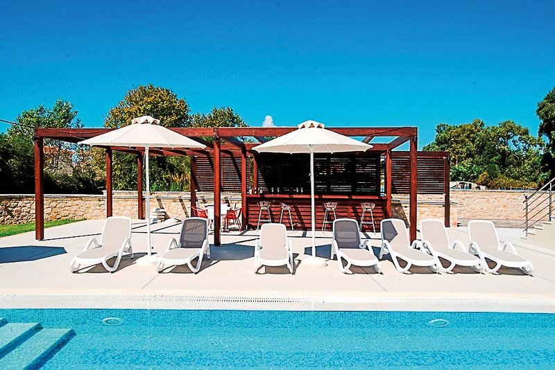 Ferien im Niriides Luxury Villas 2024/2025 - hier günstig online buchen