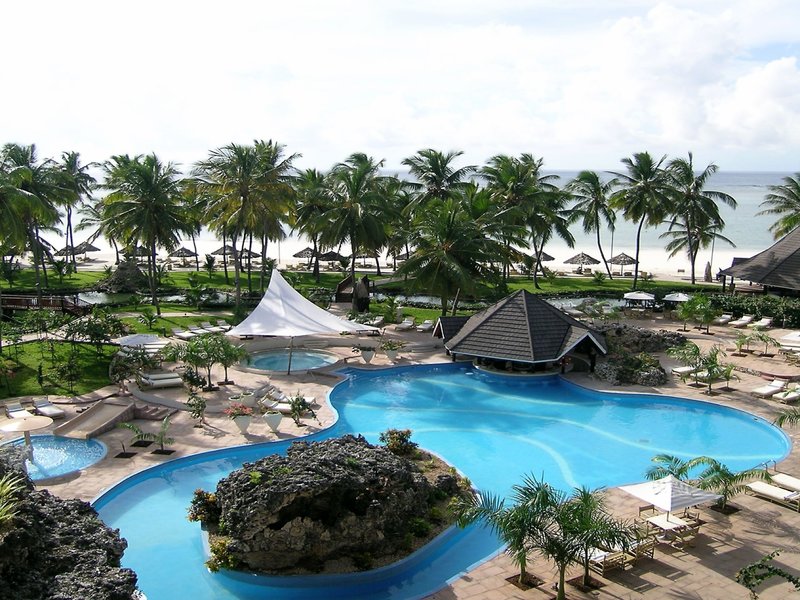 Ferien im Urlaub Last Minute im Diani Reef Beach Resort & Spa - hier günstig online buchen